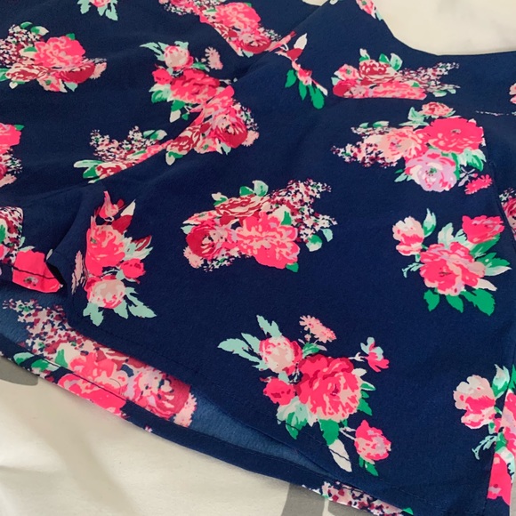 Floral Print Shorts - Picture 2 of 6